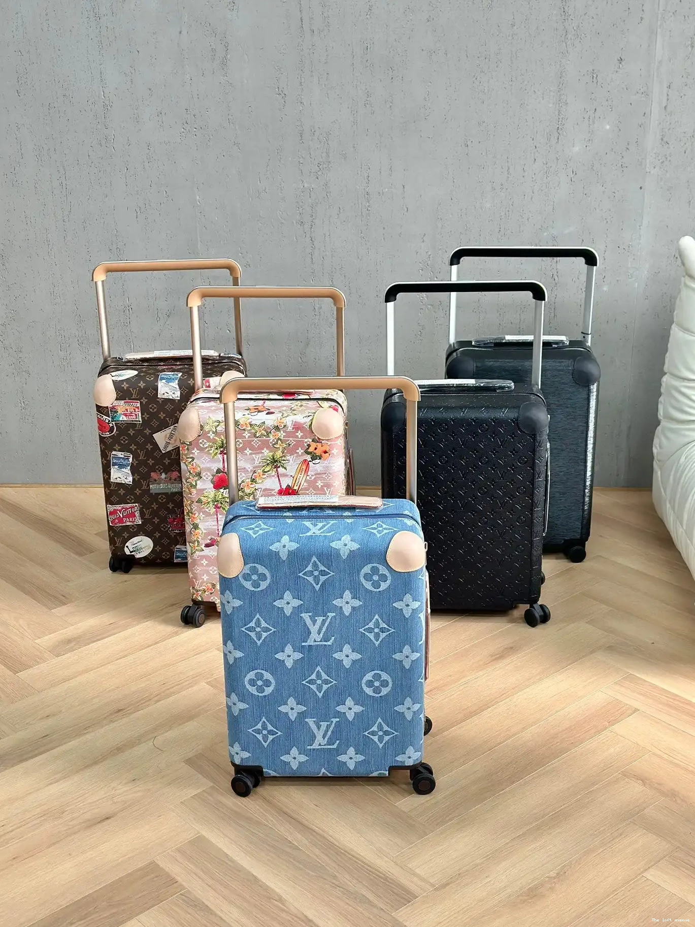CABIN MONOGRAM CUSTOM 55 HORIZON SUITCASE EMBOSSED 37L 0510